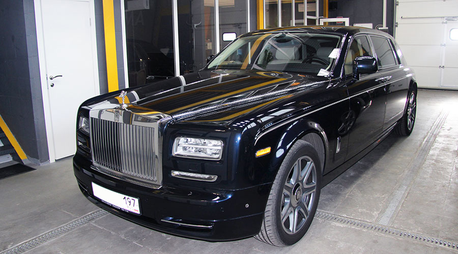 Комплексная химчистка салона Rolls-Royce Phantom