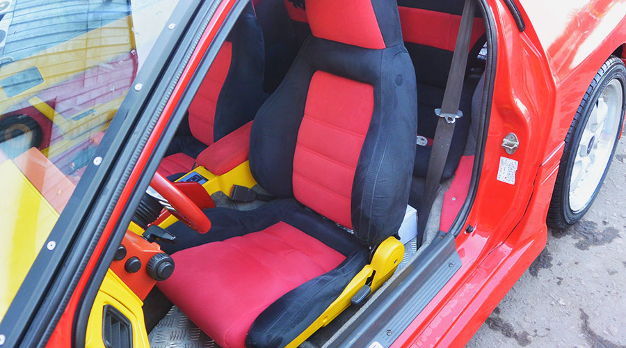 Разработка дизайна и перетяжка сидений Mazda RX7